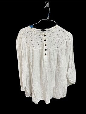 Torrid Eyelet Button-Front White Women's Blouse